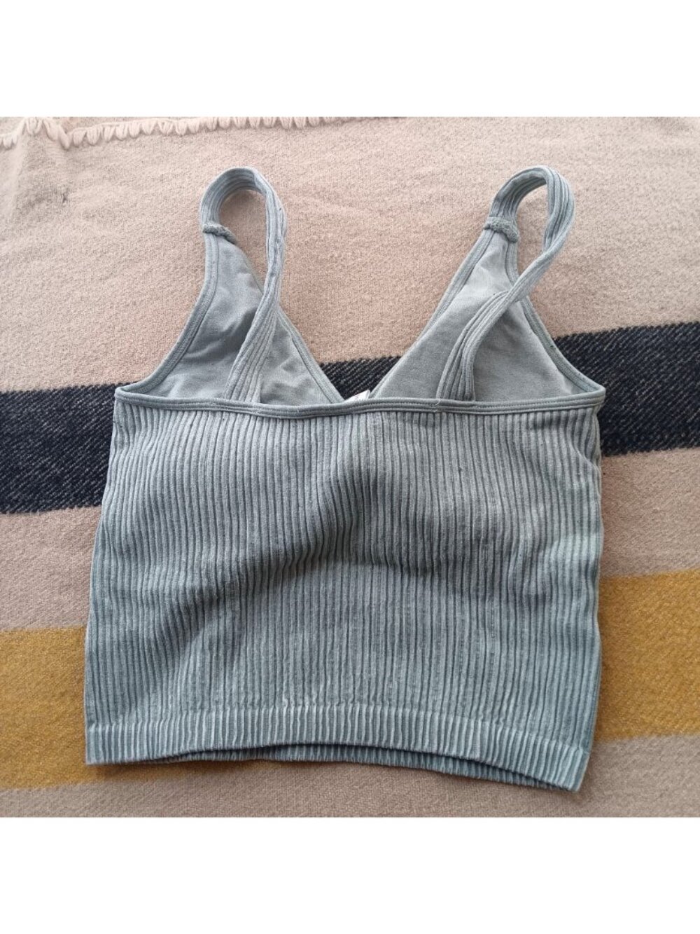 M/L Wishlist Ribbed Build In Bra Tank Padded Gray Cropped - Picture 2 of 5